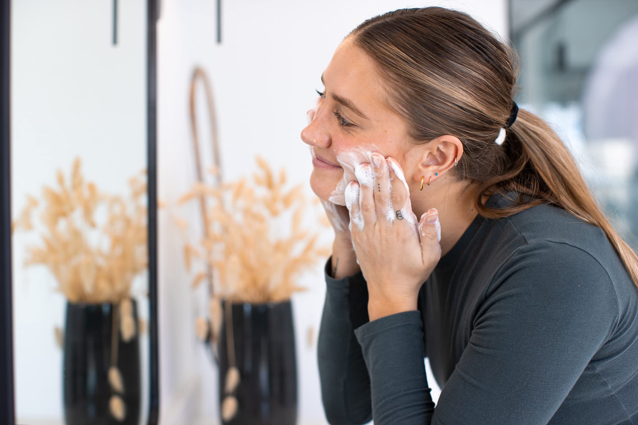 Defense Liquid Foaming Face & Hand Soap 7.5 Fl Oz with Tea Tree, Eucalyptus, Jojoba, Aloe Vera, Olive & Coconut Oils